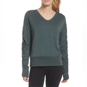 Women’s Zella Pop On V-Neck Sweatshirt long ruched sleeves size large